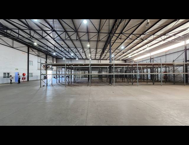 1,551M² WAREHOUSE TO LET IN SPARTAN